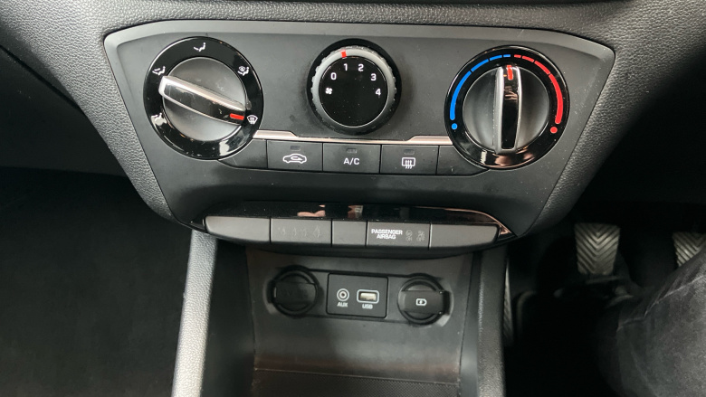 Hyundai i20 1.2 MPi Play 5dr Petrol Hatchback